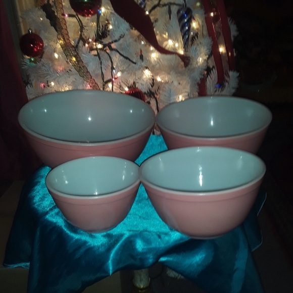 VINTAGE GORGEOUS PINK PYREX NESTING MIXING BOWLS SET OF 4 - Picture 6 of 7